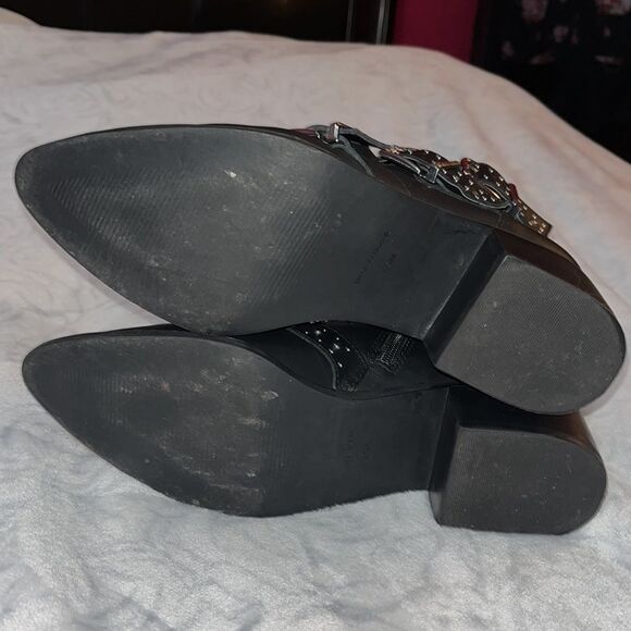 Steve Madden Glori black studded motorcycle booties. 71/2. - Picture 6 of 10
